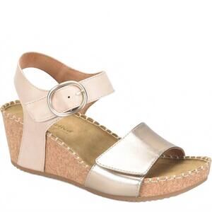 NEW COMFORTIVA women's eldorah sandal - wide in gold/beige